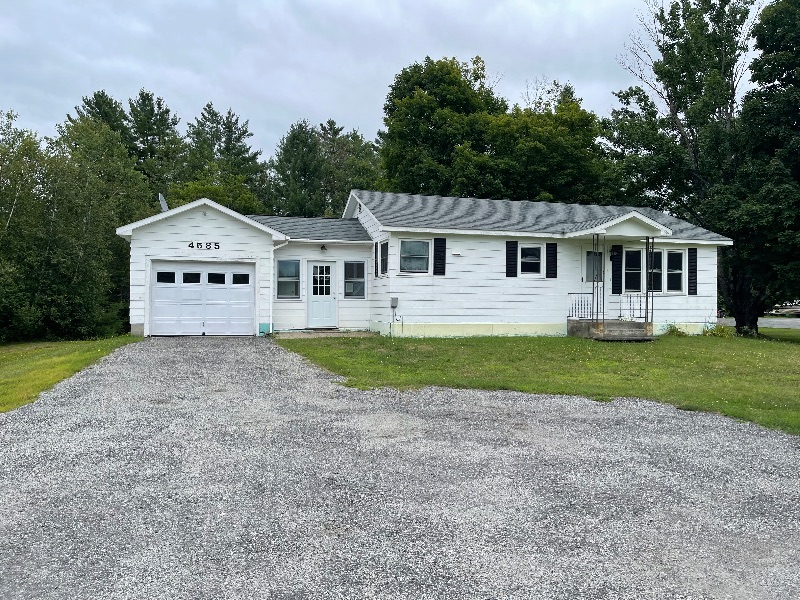 Private 2 Bedroom Country Home - Photo 1