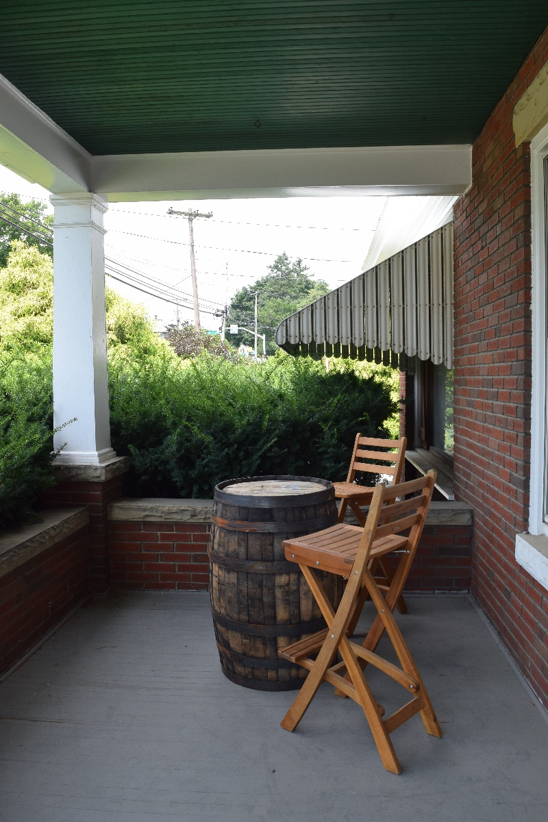 The Corner House-1BR Apt