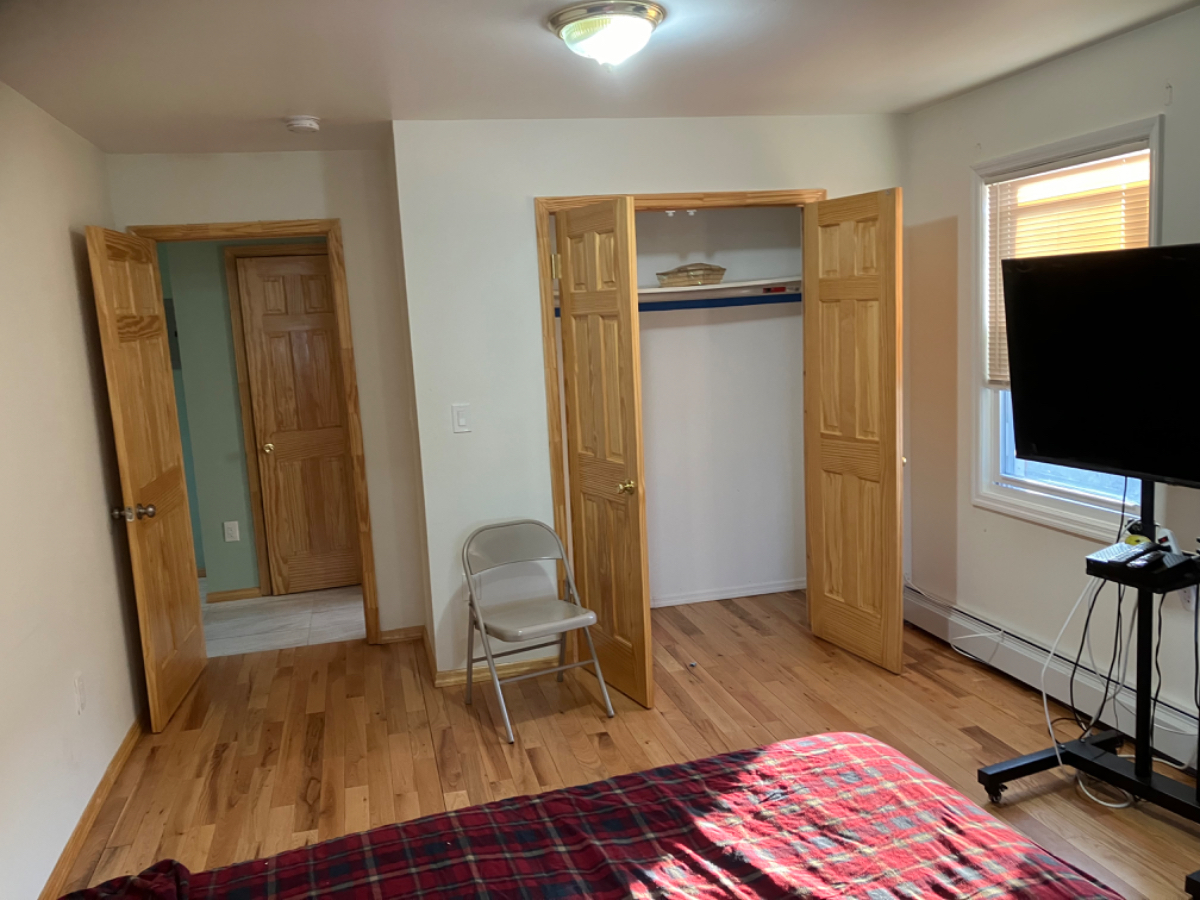 furnish room in Queens NY - Photo 10