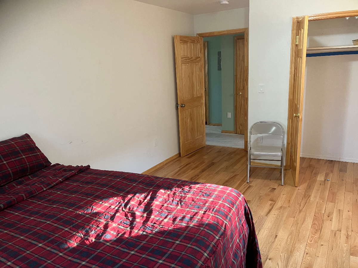 furnish room in Queens NY - Photo 11