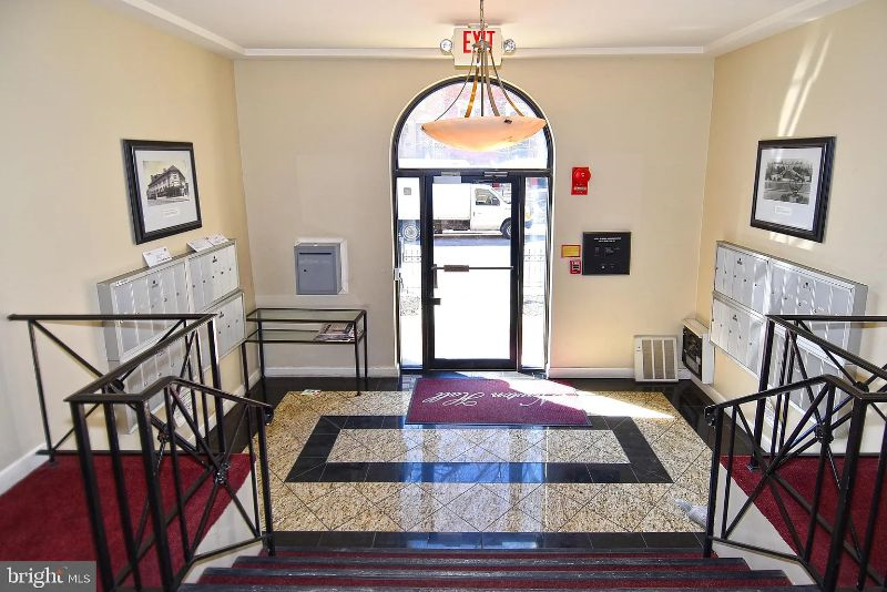 1 Bed Top Floor Condo in Columbia Heights near Medstar and Childrens National Hospital - Photo 1