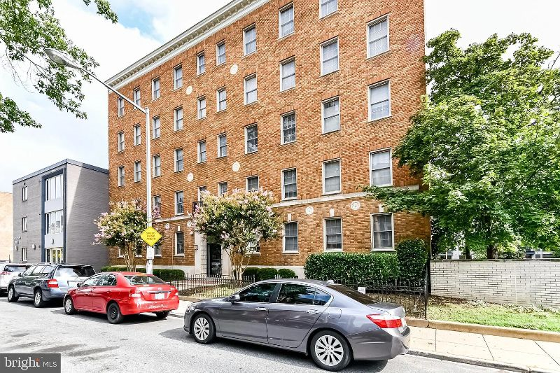 1 Bed Top Floor Condo in Columbia Heights near Medstar and Childrens National Hospital - Photo 4