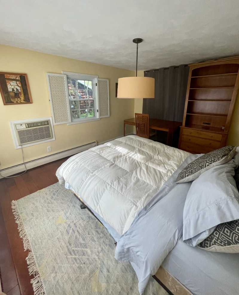 1 Large Single Room in Beautiful Home, 800/month, includes all utilities - Photo 4