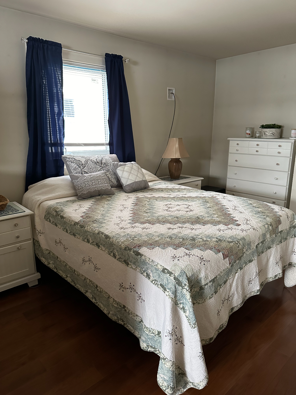 One Bedroom Apartment - Photo 1