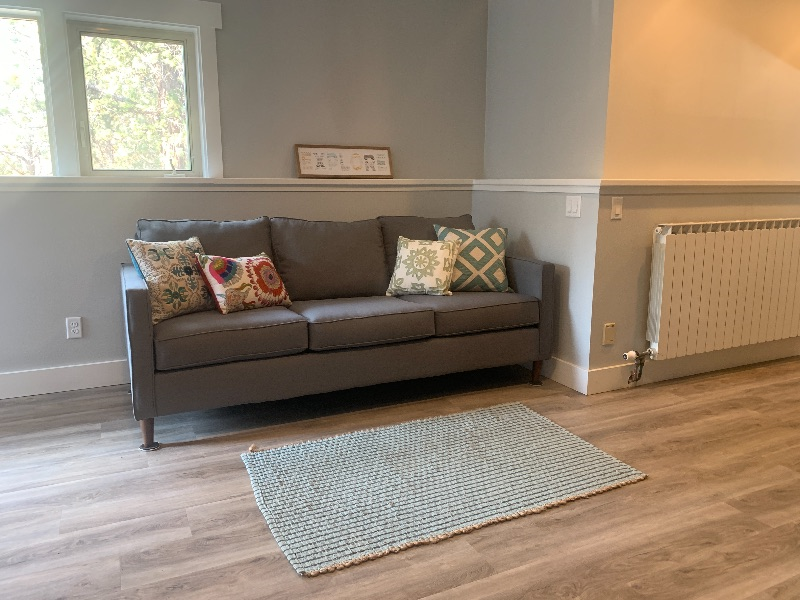Modern Comfortable Studio In Bend - Photo 2