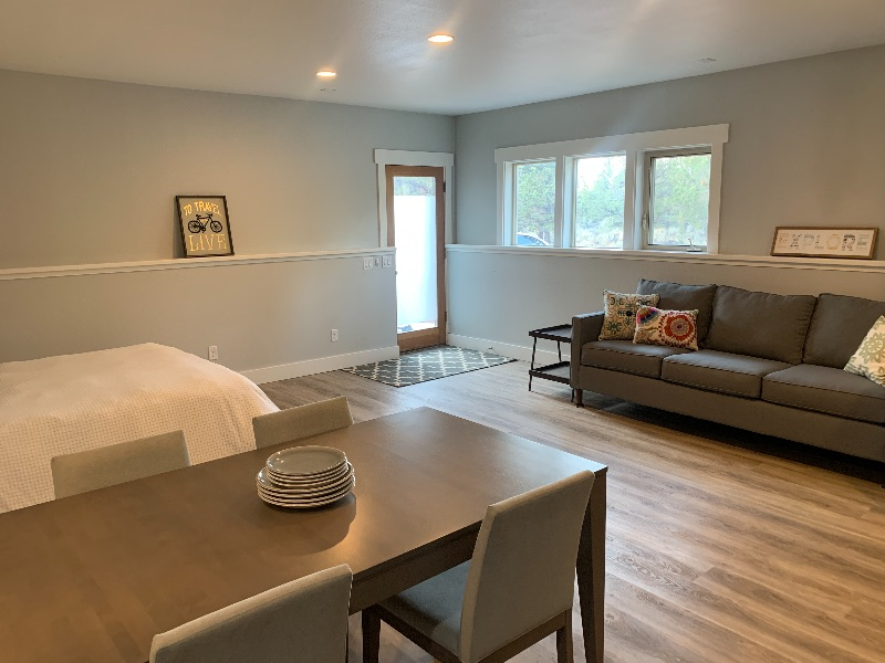 Modern Comfortable Studio In Bend - Photo 5