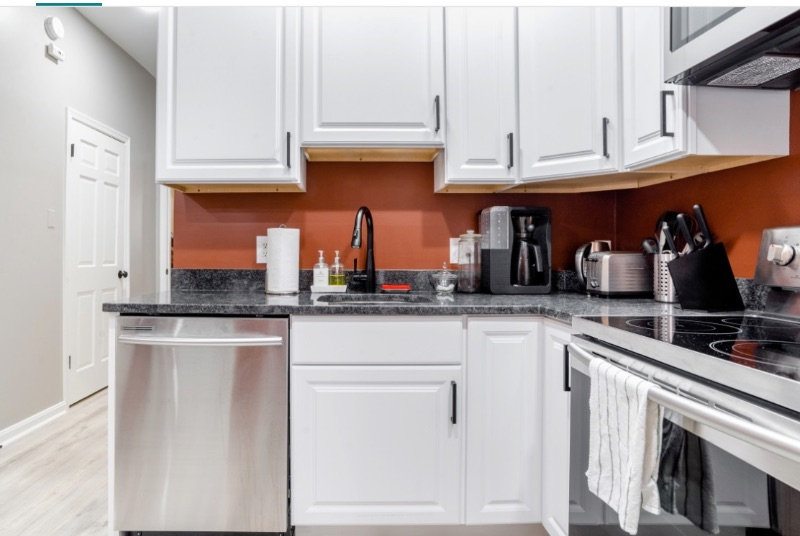 Capitol Hill Retreat in Historic and Trendy Location - Photo 3