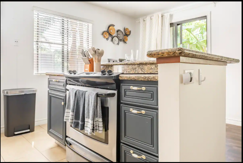 Lovely Hillcrest home near Downtown - Free Parking - Photo 4