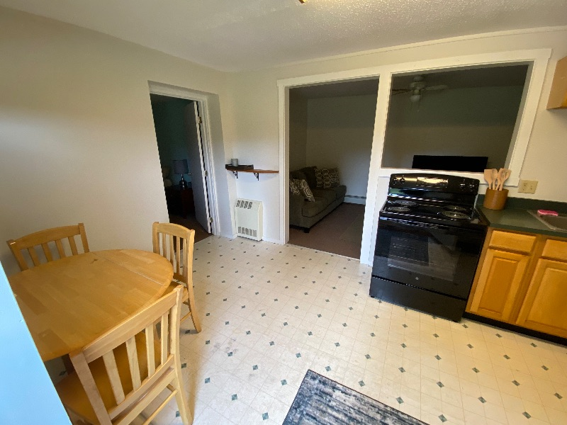 Apartment Furnished 5 Rutland, VT - Photo 2