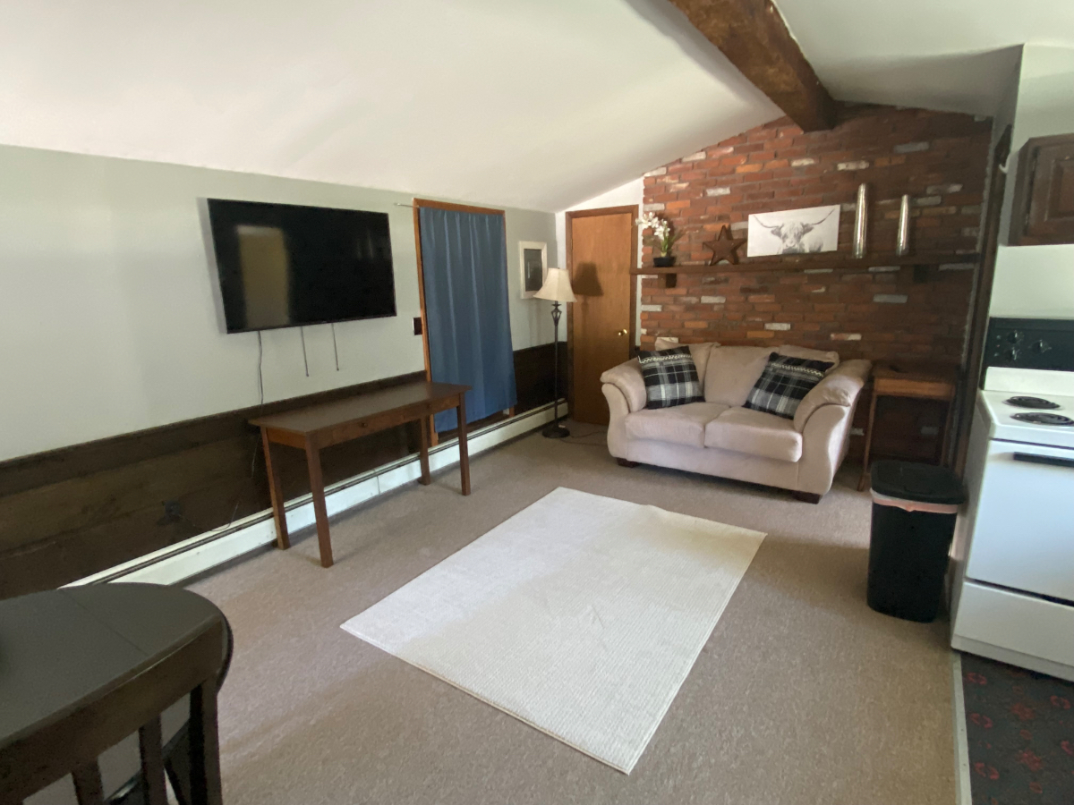 Apartment Furnished 5 Rutland, VT - Photo 2