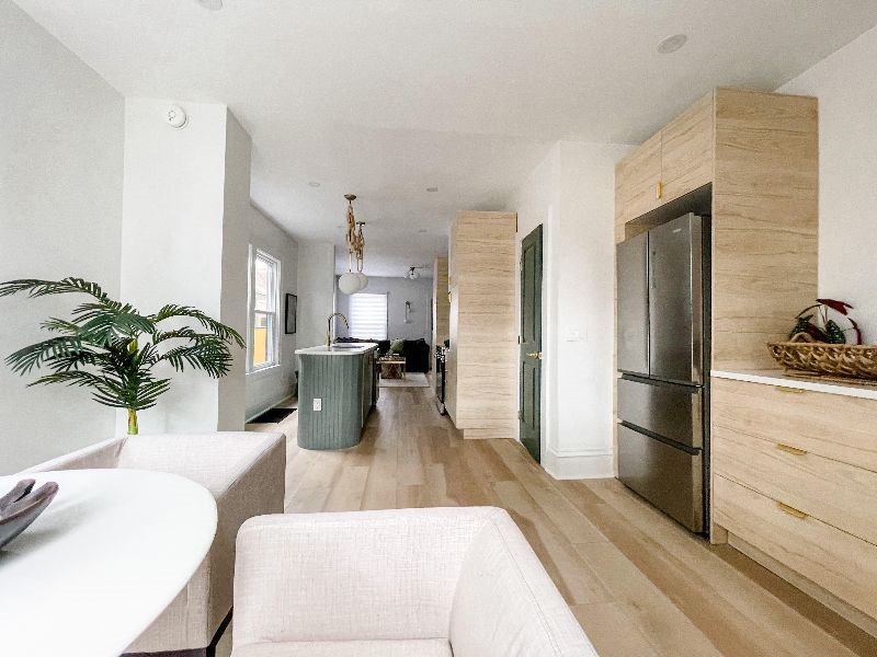*Luxury 3 Bed 2.5 Bath / Prime Park Ave. Location* - Photo 3