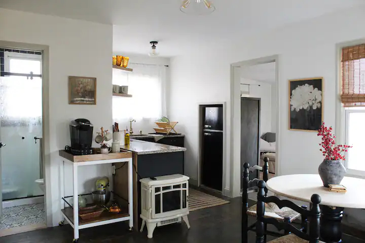 Charming 2-Bedroom Cottage in the Catskills - Photo 4