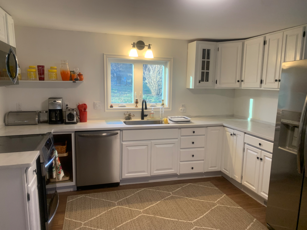 2 bdrm House with backyard-Close to UVM-Dog Friendly - Photo 6