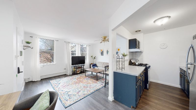 Bright Spacious 2 Bedroom Brooklyn Close to Subway and Amenities - Photo 4