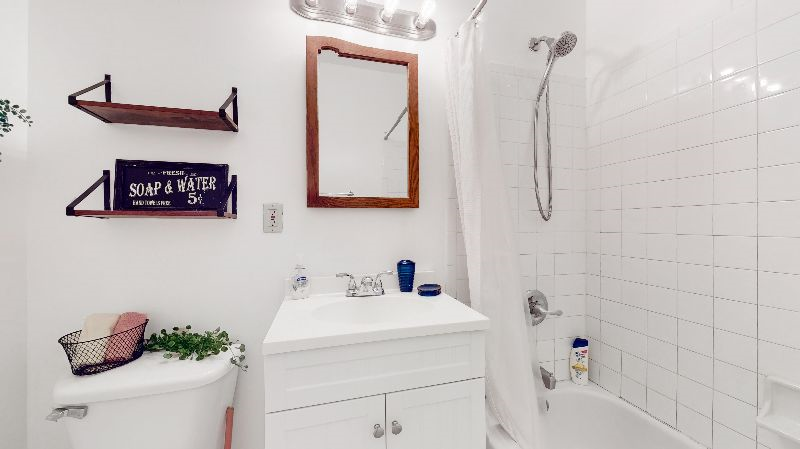 Bright Spacious 2 Bedroom Brooklyn Close to Subway and Amenities - Photo 9