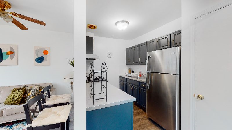 Bright Spacious 2 Bedroom Brooklyn Close to Subway and Amenities - Photo 11