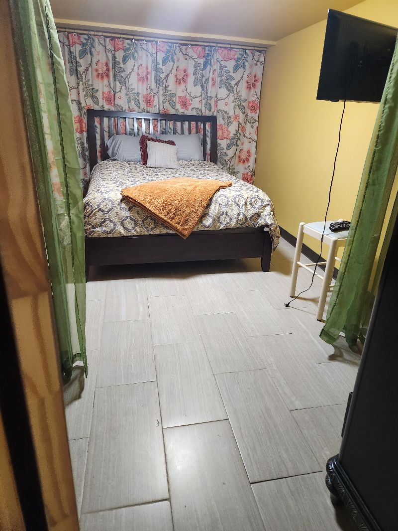 Beautiful unit in quiet neighborhood- close to multiple hospitals - Photo 9