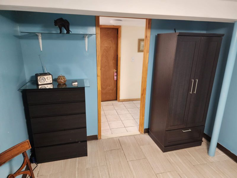 Beautiful unit in quiet neighborhood- close to multiple hospitals - Photo 10