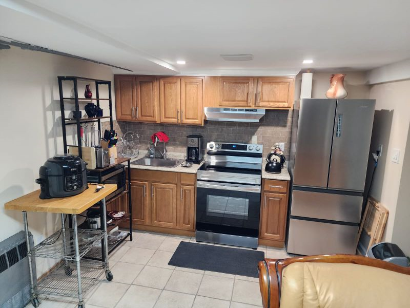 Beautiful unit in quiet neighborhood- close to multiple hospitals - Photo 3