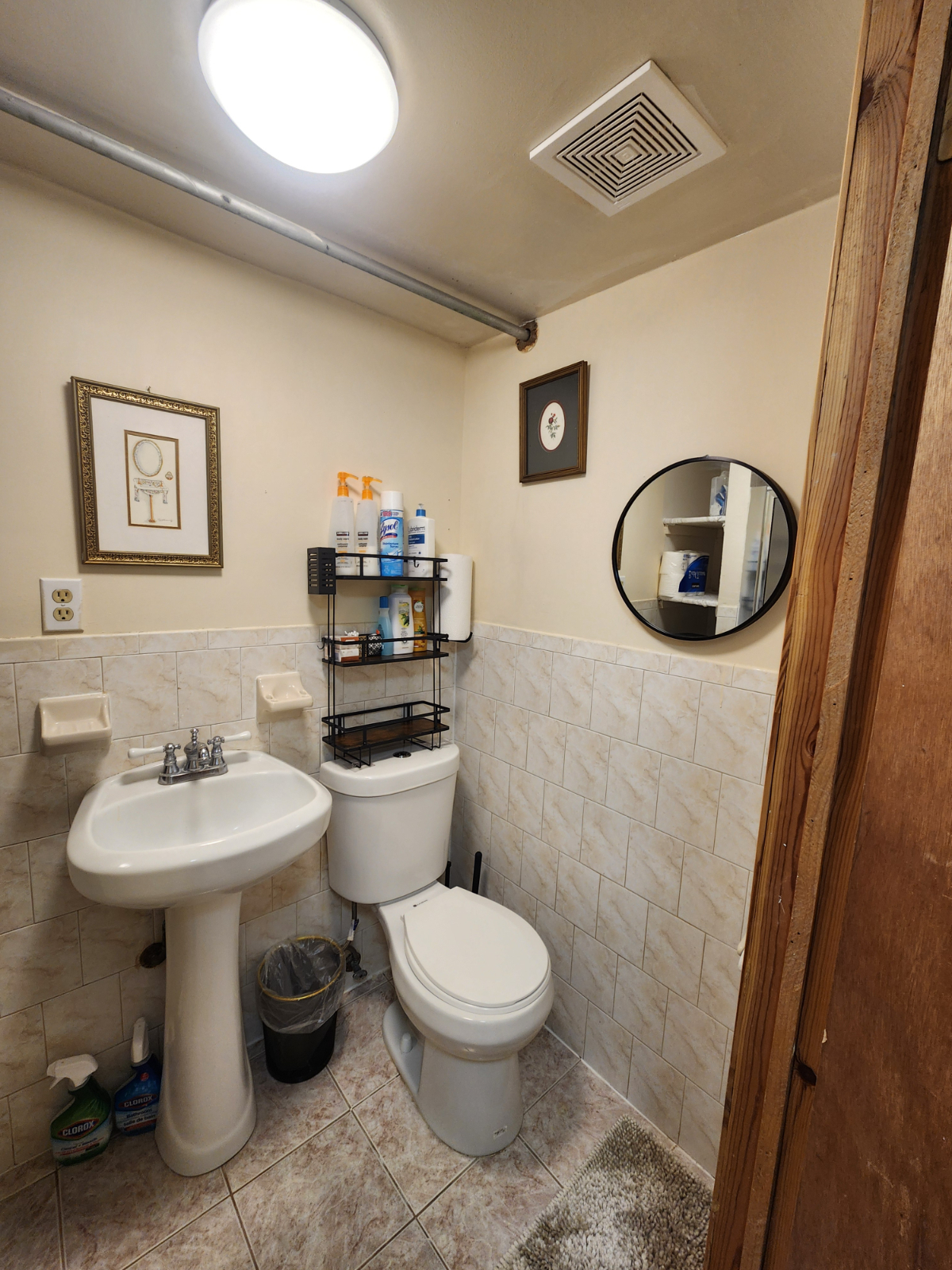 Beautiful unit in quiet neighborhood- close to multiple hospitals - Photo 11