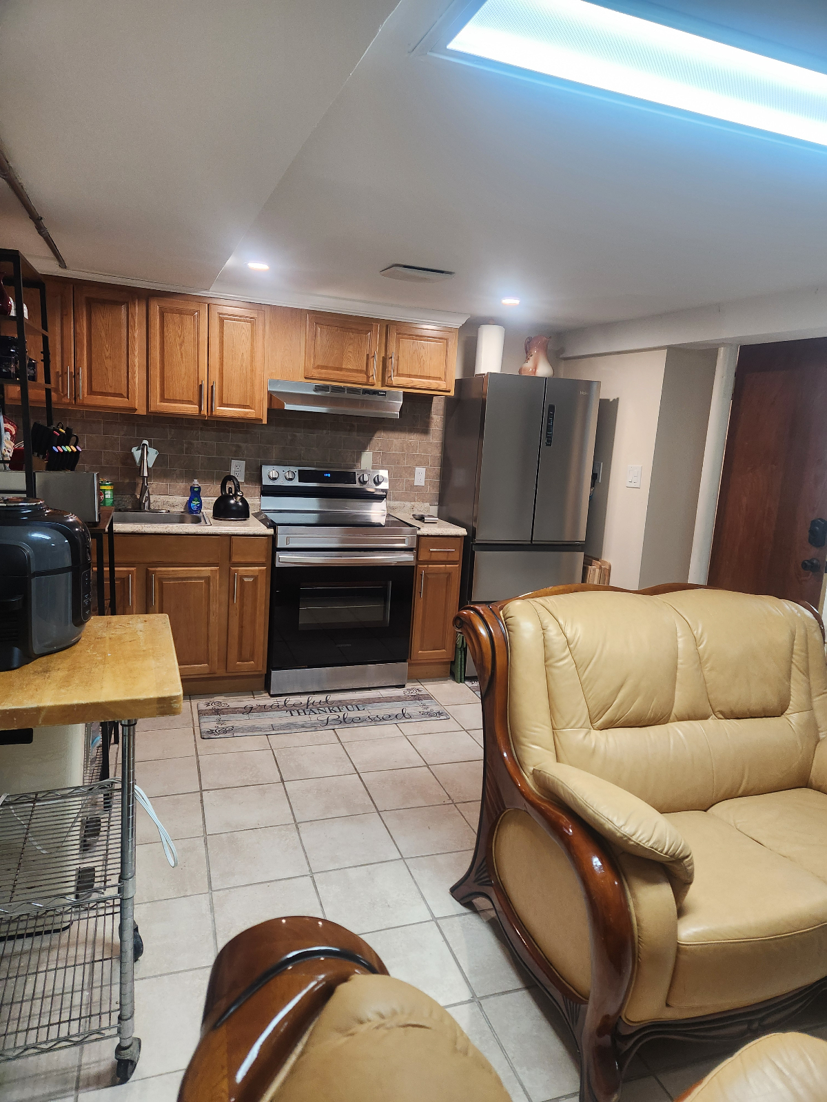 Beautiful unit in quiet neighborhood- close to multiple hospitals - Photo 4
