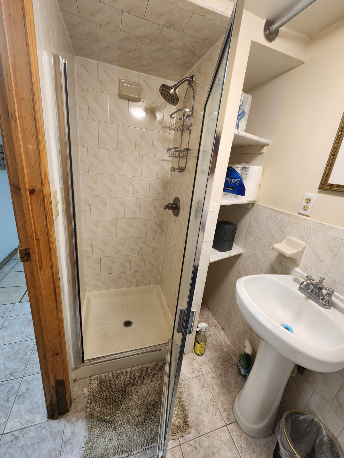 Beautiful unit in quiet neighborhood- close to multiple hospitals - Photo 12