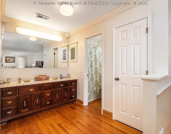Spacious Master Suite In Scott Depot - Photo 2