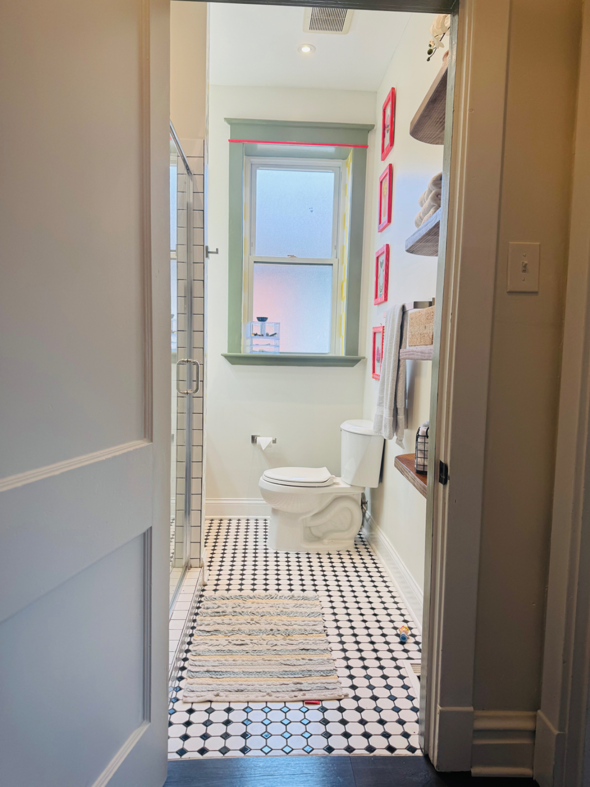 3 bed, dog friendly, Quiet Neighborhood - Photo 9