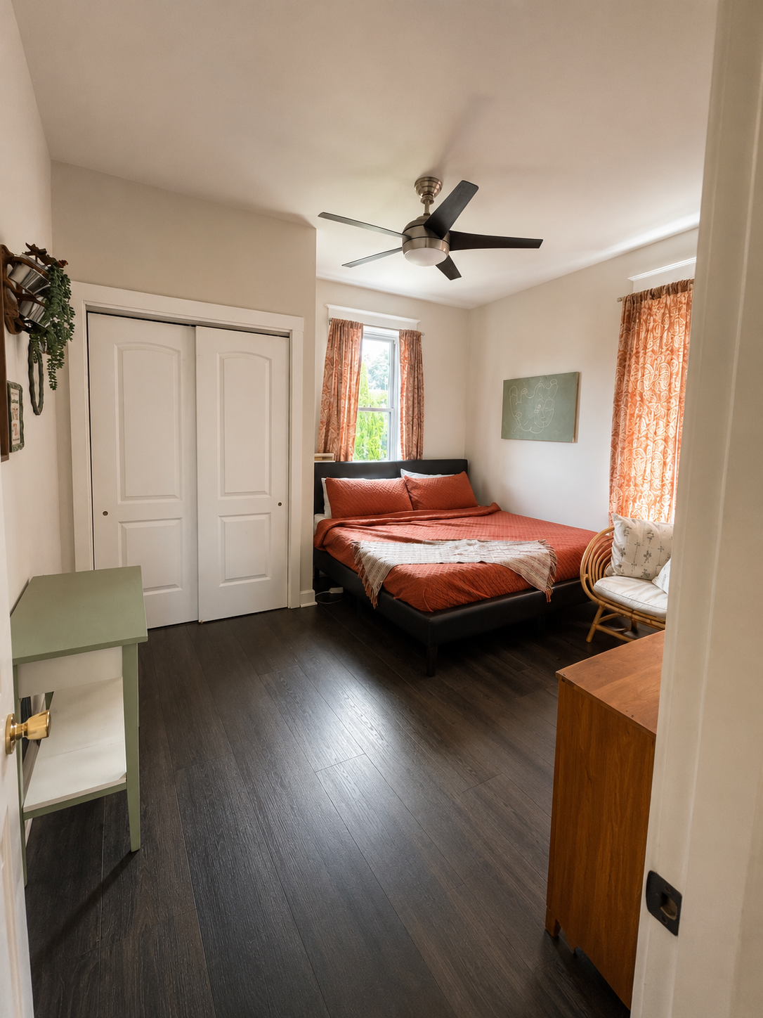 3 bed, dog friendly, Quiet Neighborhood - Photo 2