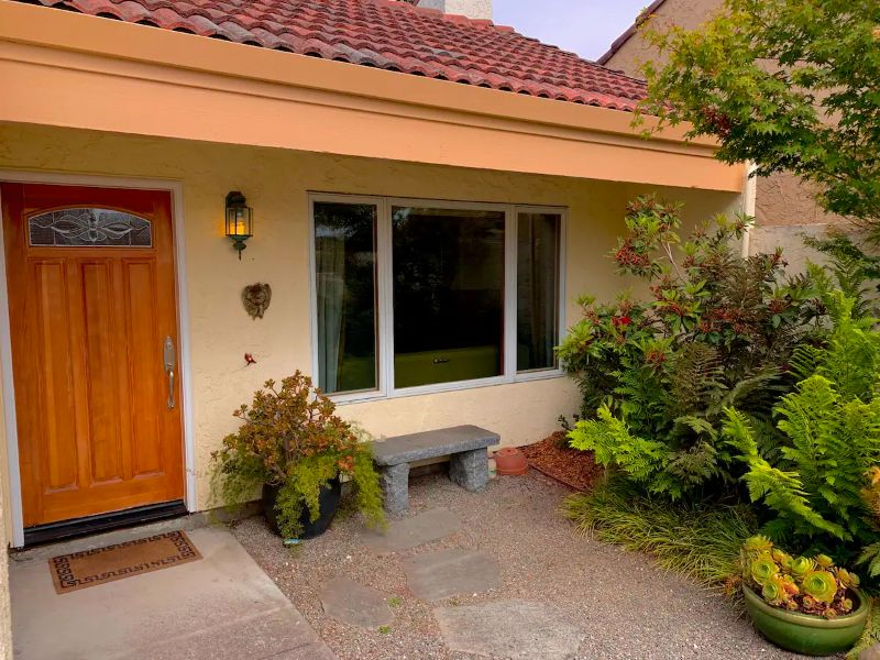 Quiet Westside Retreat: 2BR/2BA Detached Home, Walk or Bike Everywhere. - Photo 2