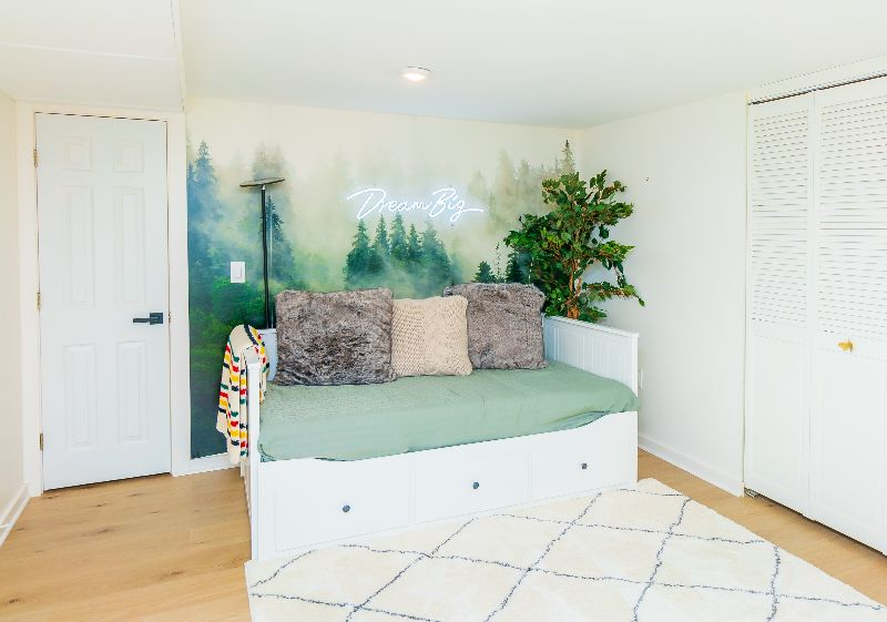 Modern Lux Villa with Amazing Views and Fireplace/ Pet Friendly - Photo 12