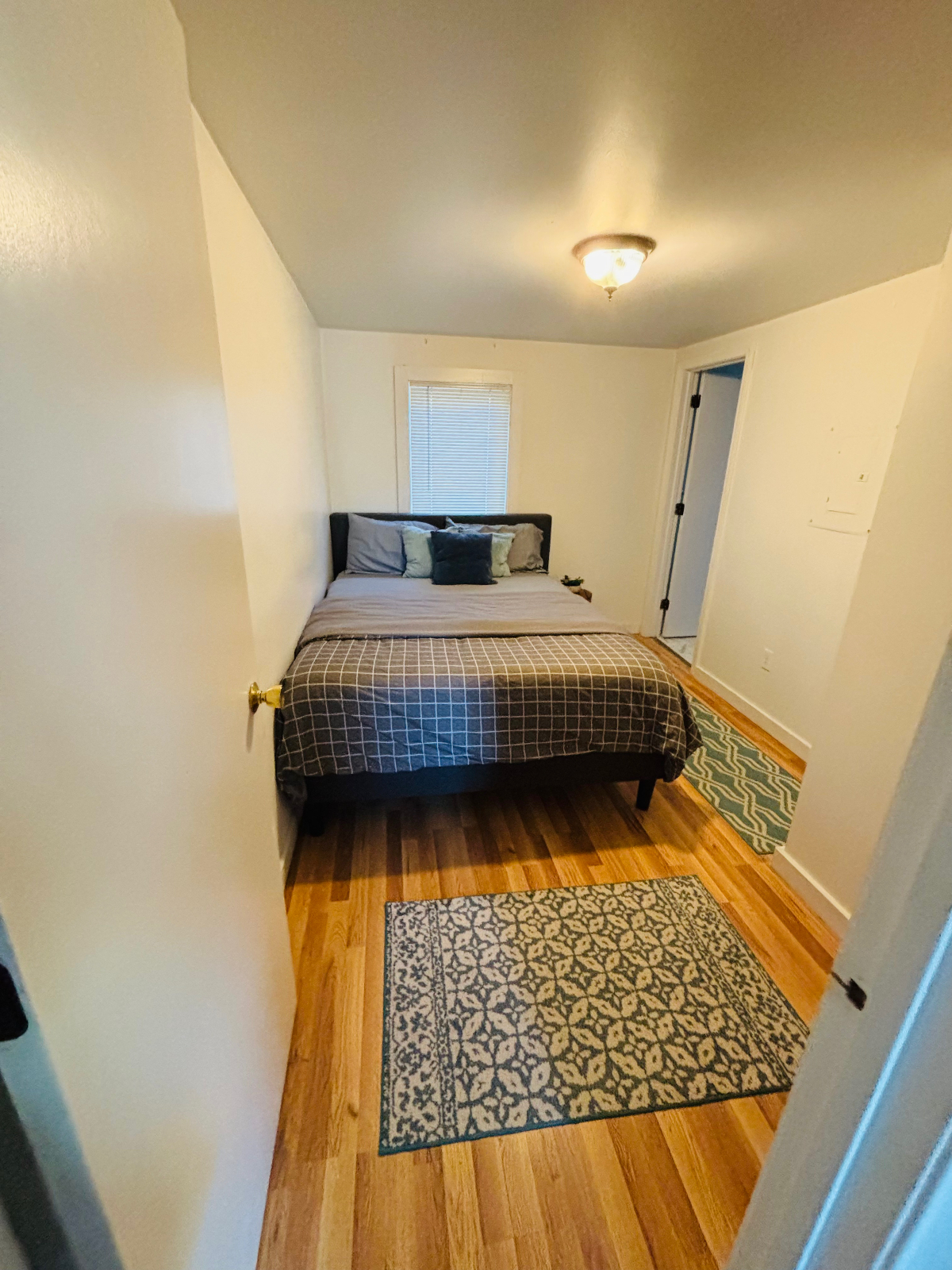 1-Bedroom Close to Downtown & Waterfront (101F) - Photo 4