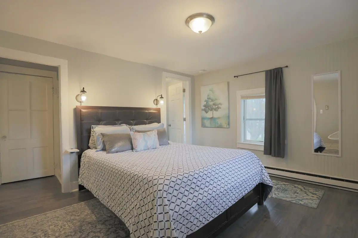 1-Bedroom Close to Downtown & Waterfront (101F) - Photo 3