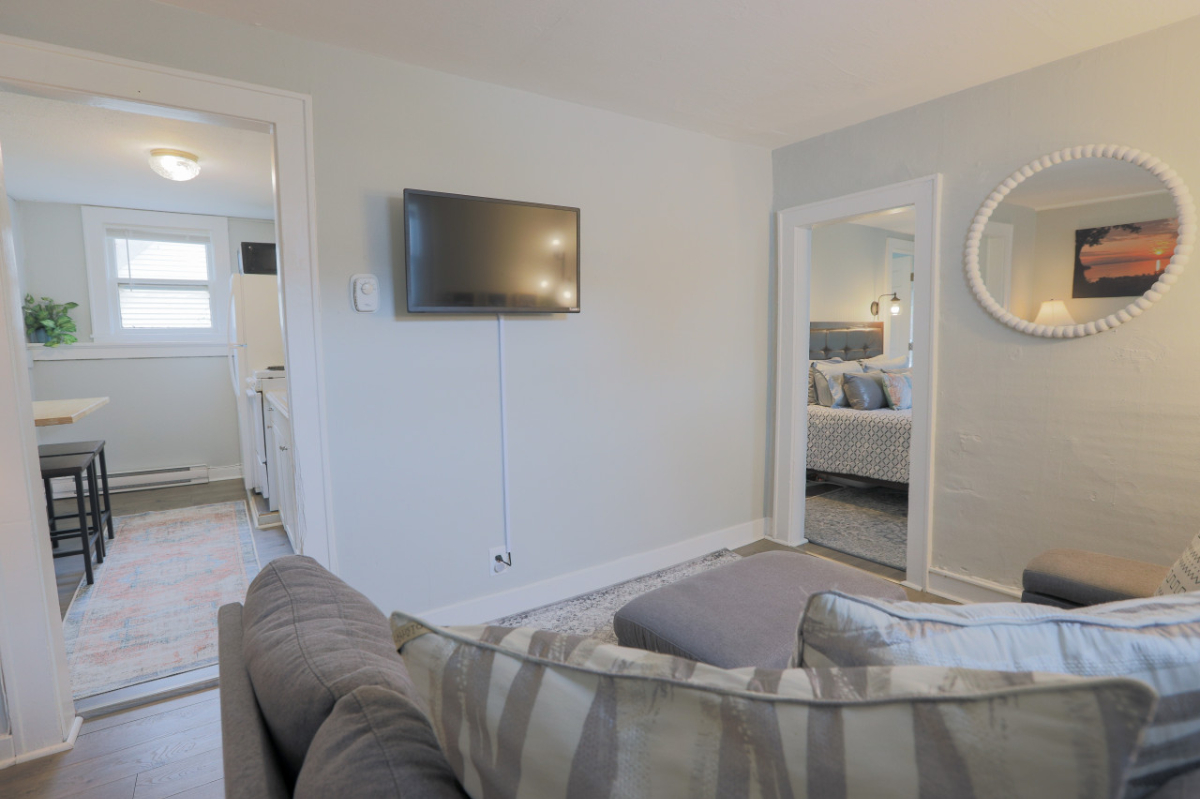 1-Bedroom Close to Downtown & Waterfront (101F) - Photo 5