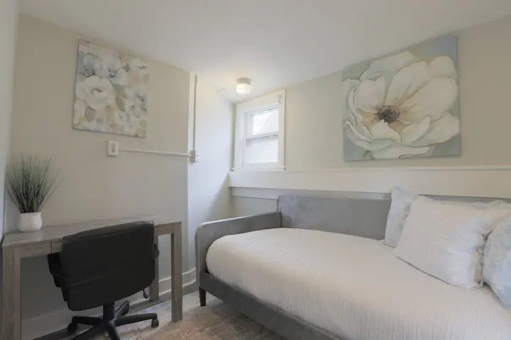1-Bedroom Close to Downtown & Waterfront (101F) - Photo 8