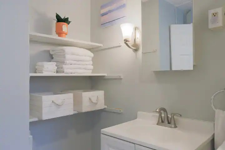 1-Bedroom Close to Downtown & Waterfront (101F) - Photo 11