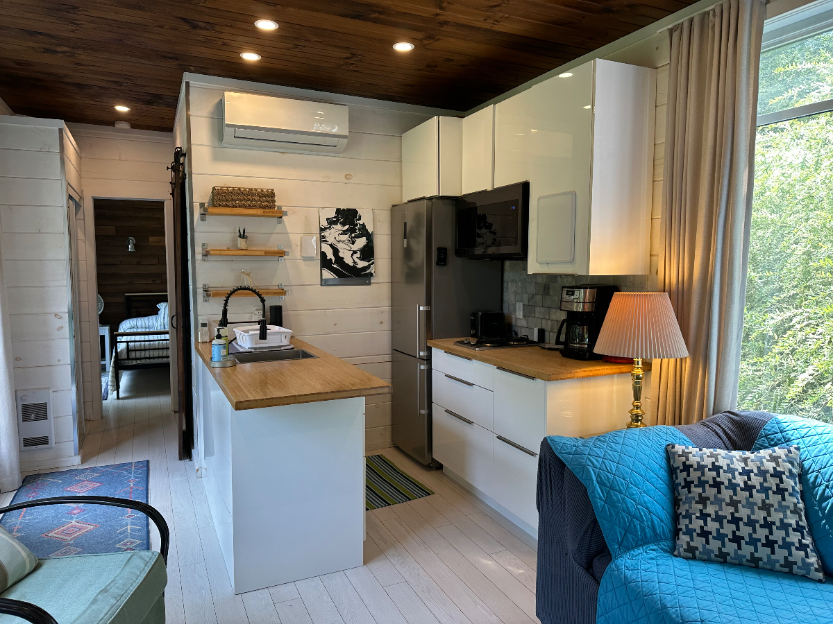 Tiny house one mile from cvmc - Photo 4