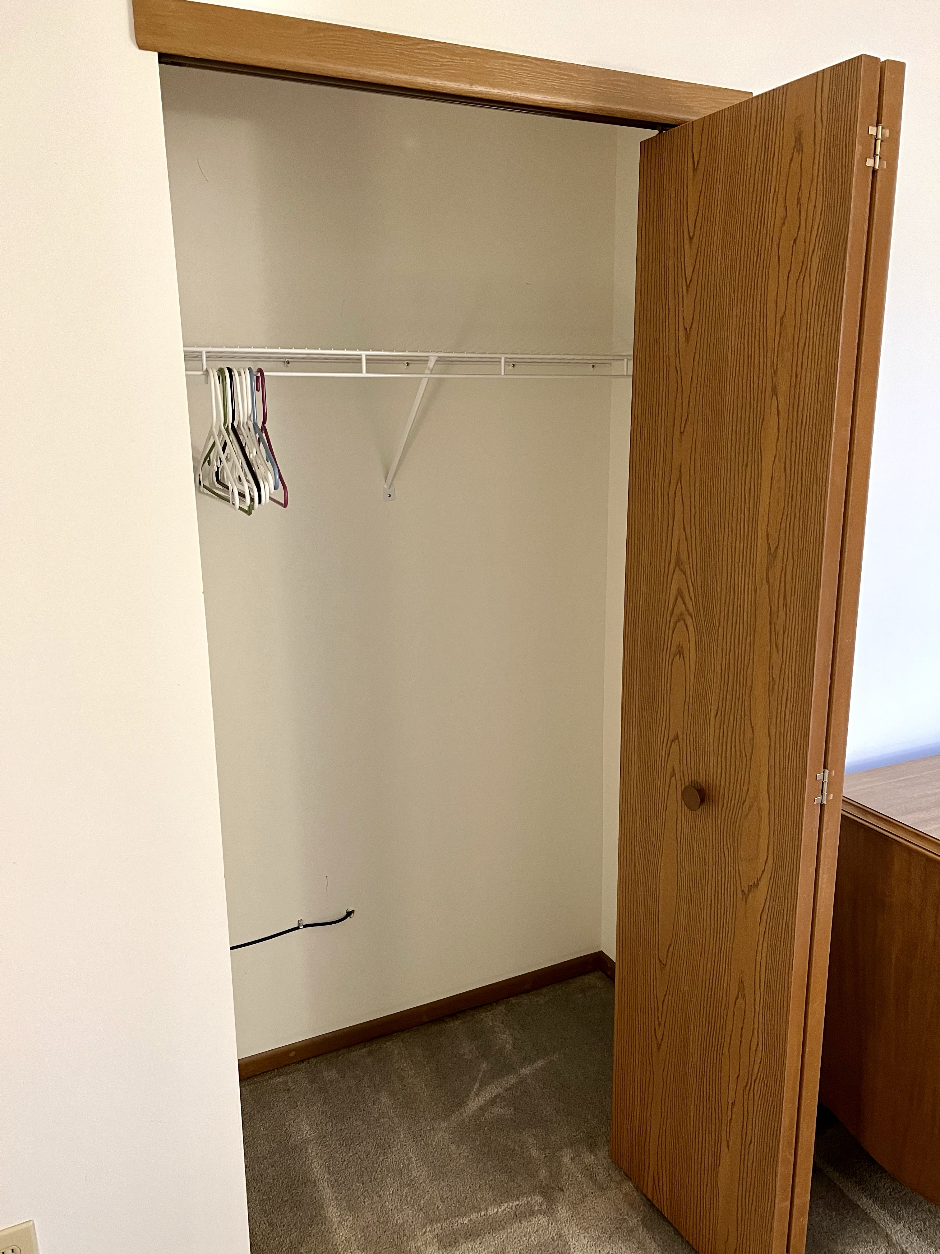 Quiet room near hospital - Photo 2
