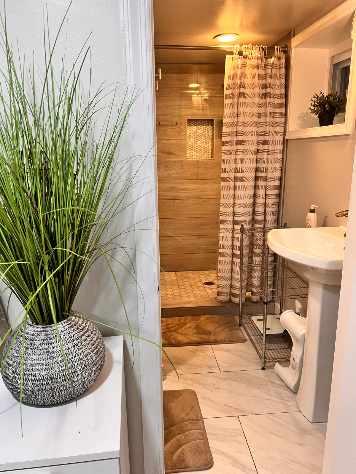 DC /Private Entrance/bathroom/studio RM/CUA/HU - Photo 12