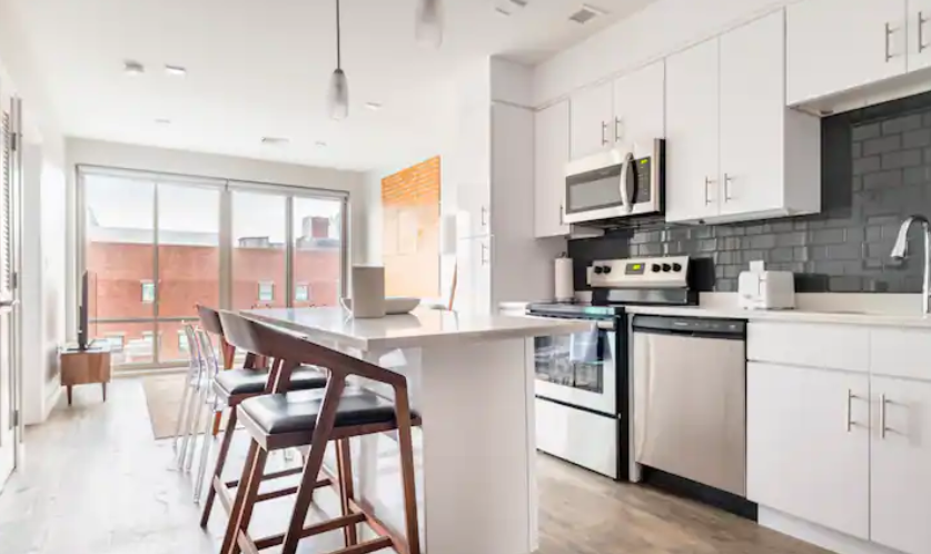 Cambridge 2 bed/1 bath - Central Sq. MBTA