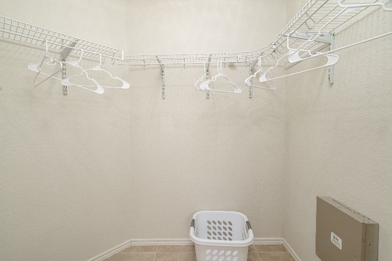 Cheerful 3 Bedroom Home Near Randolph AFB - Photo 3