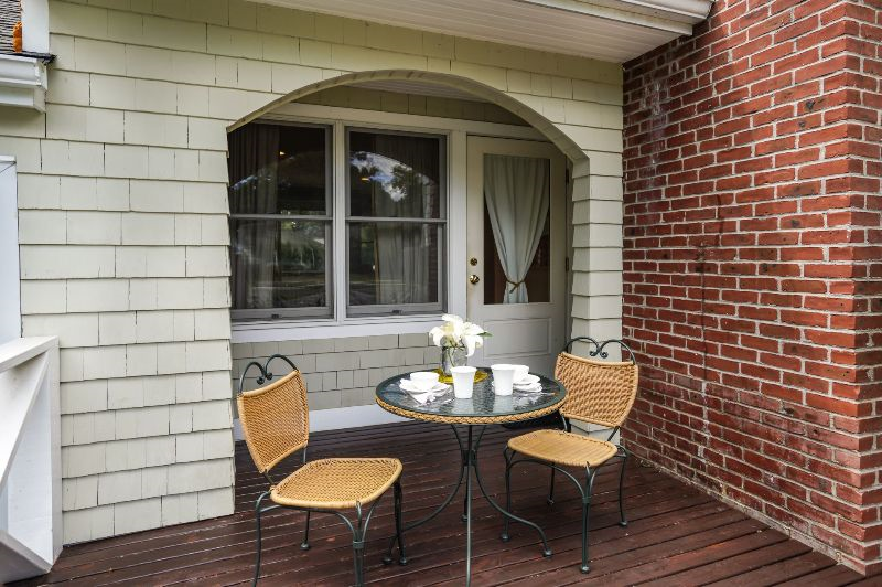 Cozy Cottage in Bellport Village, New York - Photo 3