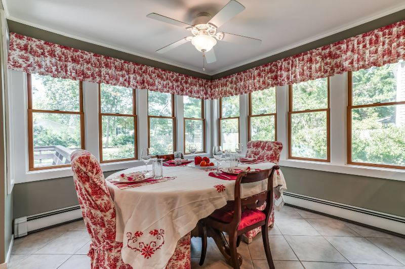 Cozy Cottage in Bellport Village, New York - Photo 9