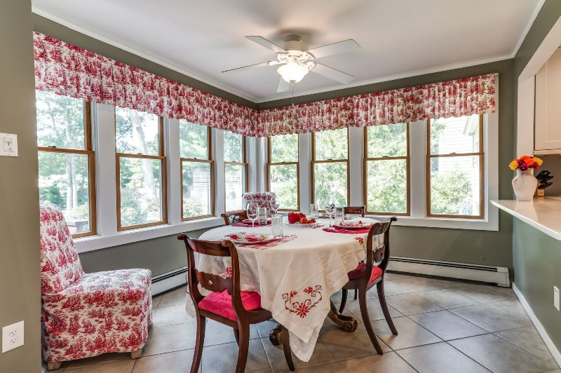 Cozy Cottage in Bellport Village, New York - Photo 11