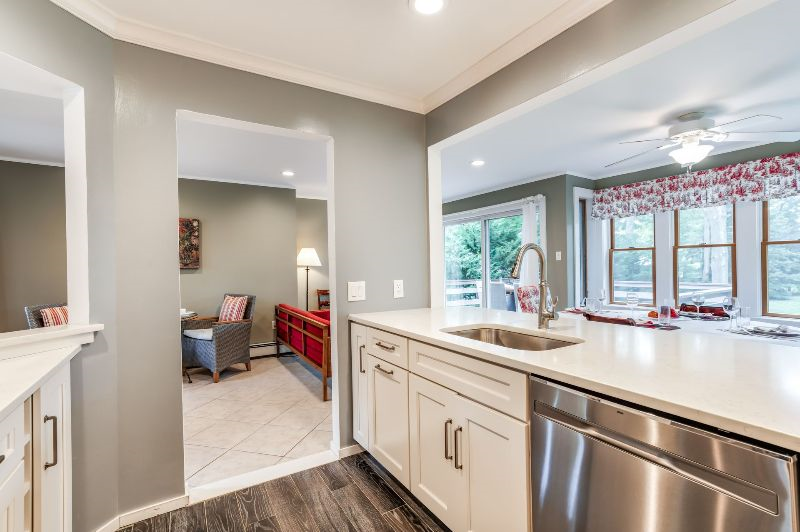 Cozy Cottage in Bellport Village, New York - Photo 12