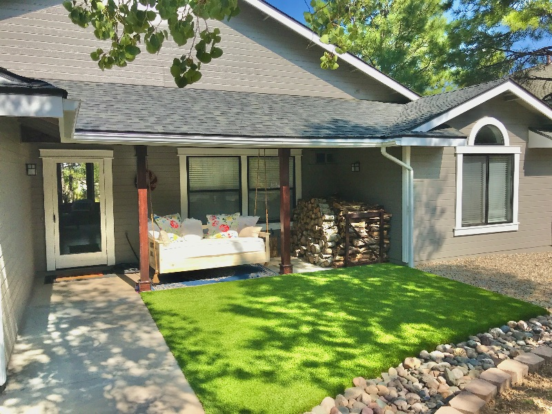 Safe clean quiet large unit with own living room and deck