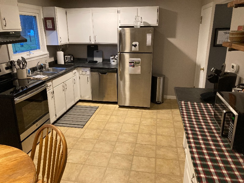 Cozy 2 Bedroom Apartment in quaint Fairport, NY - Photo 9