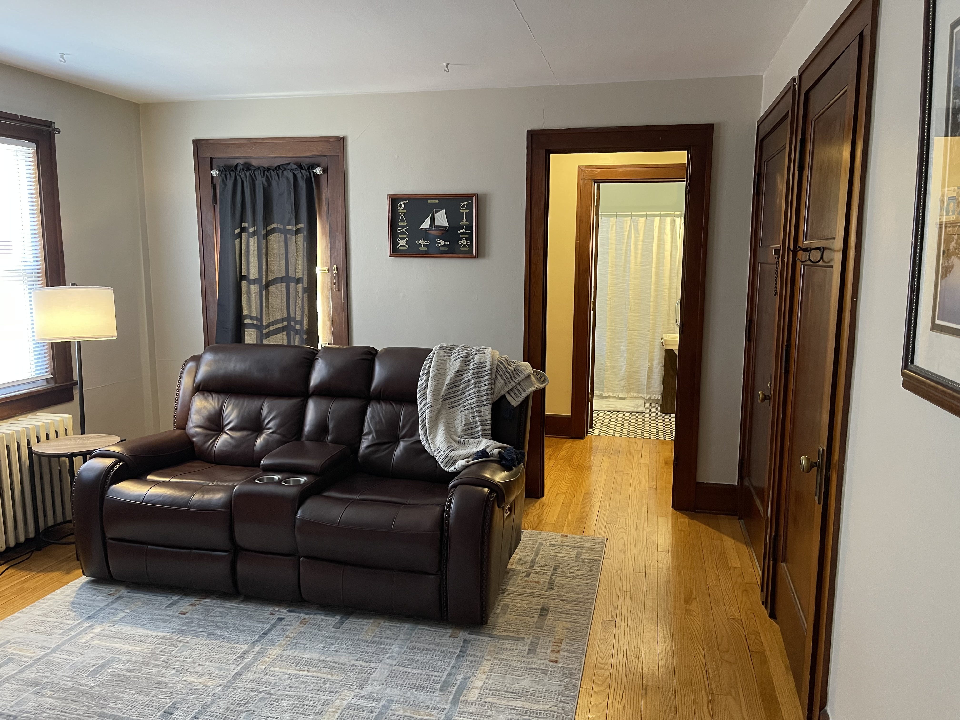 NEWLY FURNISHED BY LAKE MICHIGAN - PRIVATE PORCH