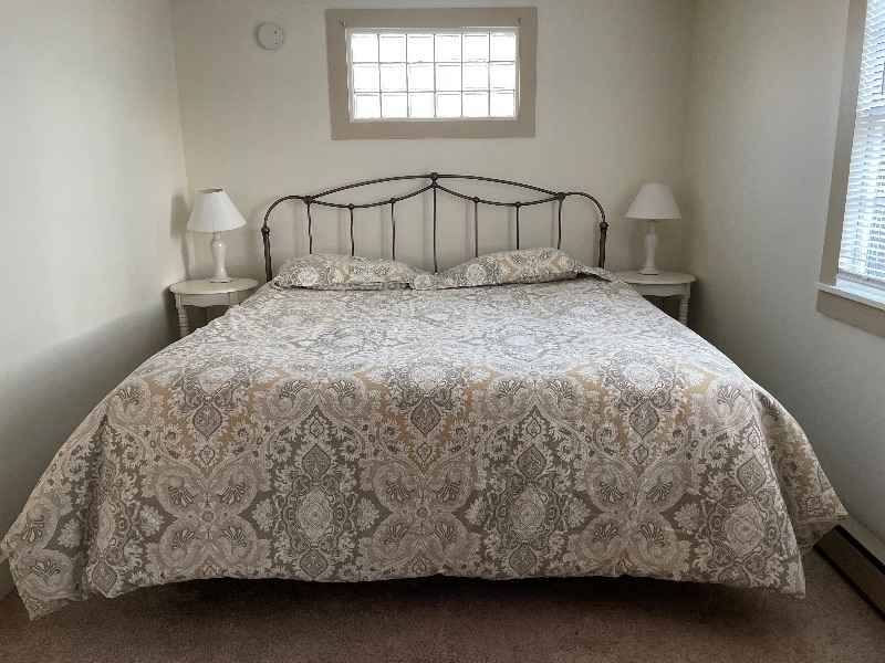Charming 1 BR Short Walk to Downtown Glens Falls - Photo 1