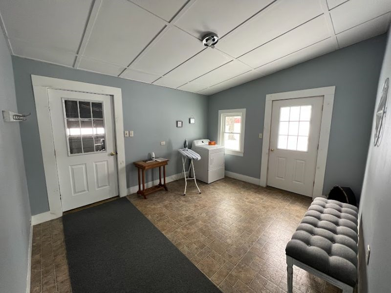 Lakefront 3 Bedroom Rental - Photo 5